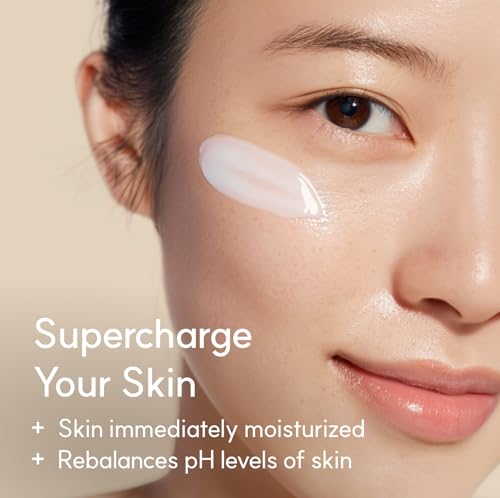 The Face Shop Rice Ceramide Emulsion application routine image shows quick absorption without greasiness