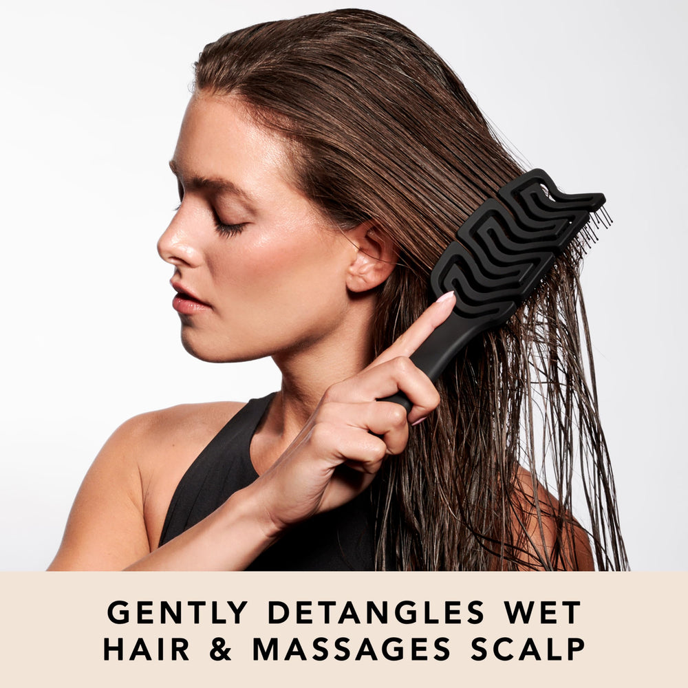 The Hair Edit brush works for all hair types delivering smoother, tangle-free results.