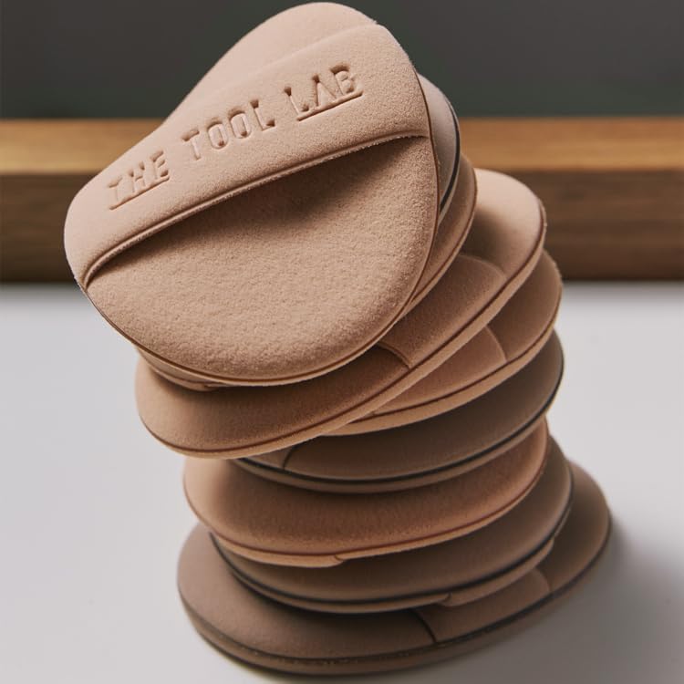 THE TOOL LAB face-contour-fit puff pressed to sculpt cheeks and jawline