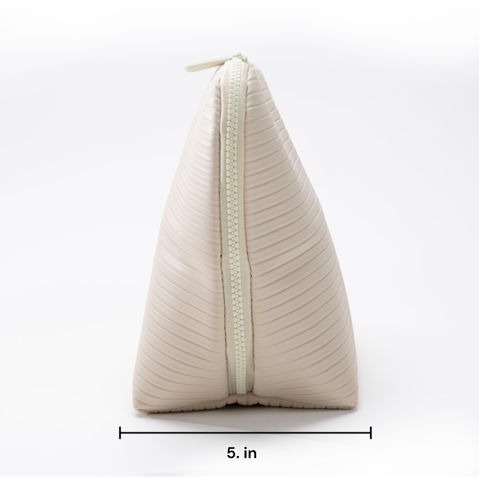 THE VERTI reinforced base provides stable packing on countertops and vanities.
