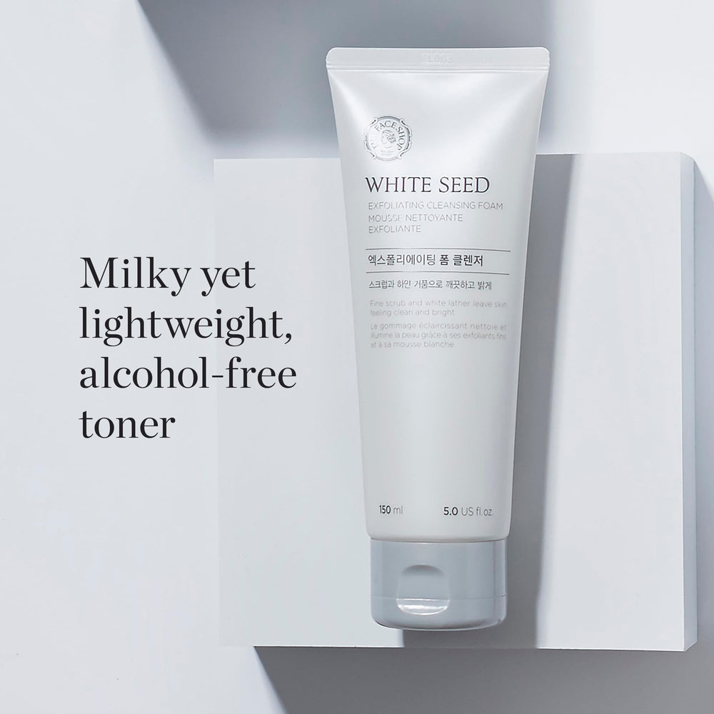 Sulfate-free label indicating gentle cleansing in The Face Shop foam cleanser.
