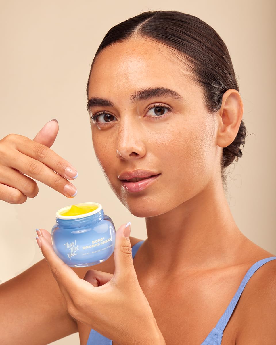 Then I Met You Bong² Bounce Cream on-face application provides seamless makeup prep.
