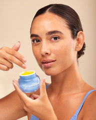 Then I Met You Bong² Bounce Cream on-face application provides seamless makeup prep.