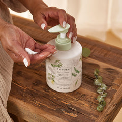 Thymes sodium hyaluronate ingredient label indicates strong moisture retention.