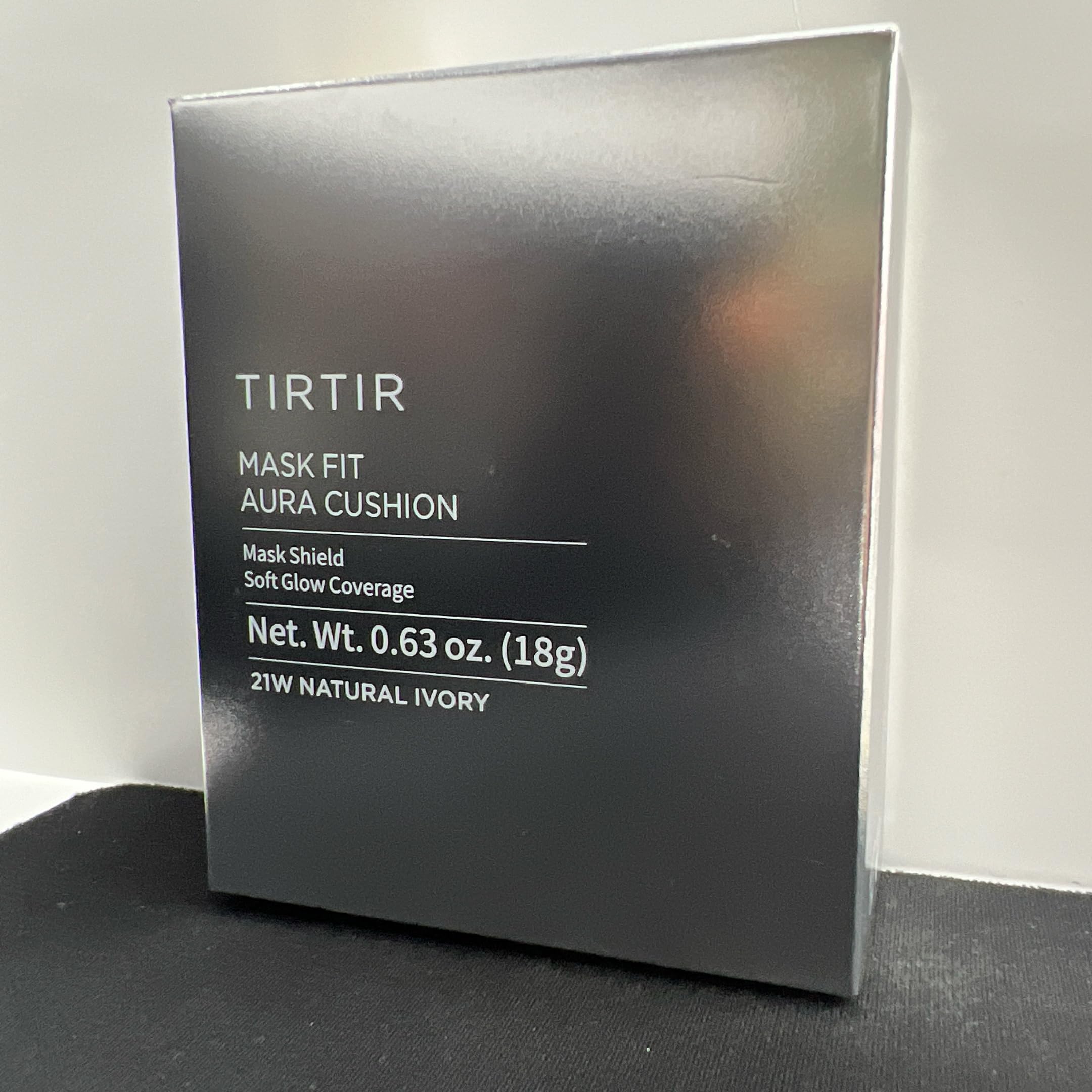 TIRTIR Natural Ivory 21W matches fair-to-light undertones for a seamless blend.