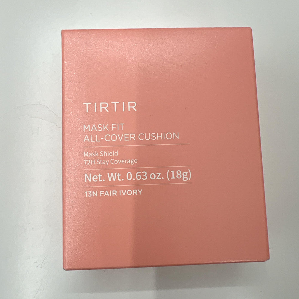 TIRTIR oily-combination-skin portrait demonstrates clean, powdery finish.