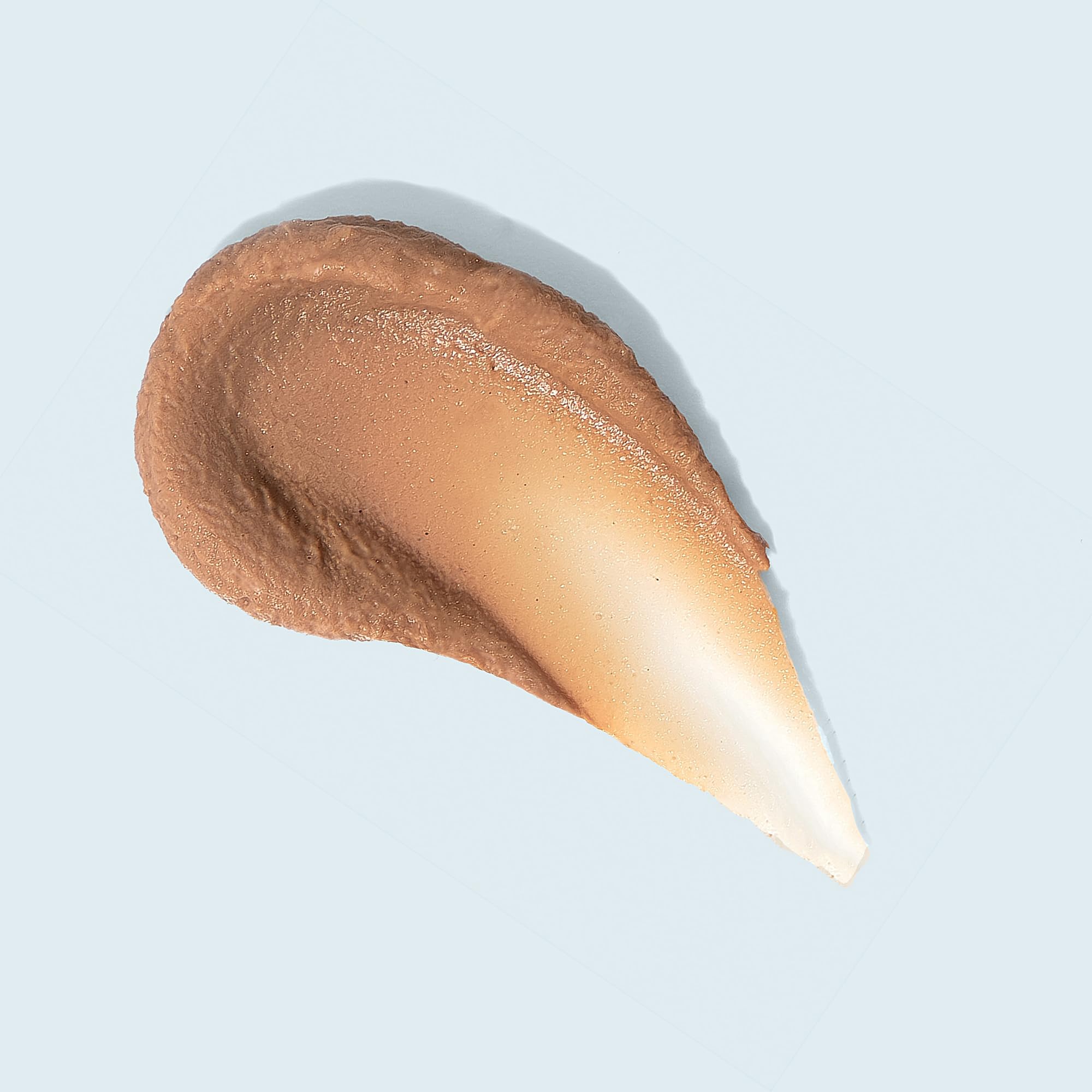 TiZO3 mineral filter close-up highlighting zinc and titanium oxides for protection.