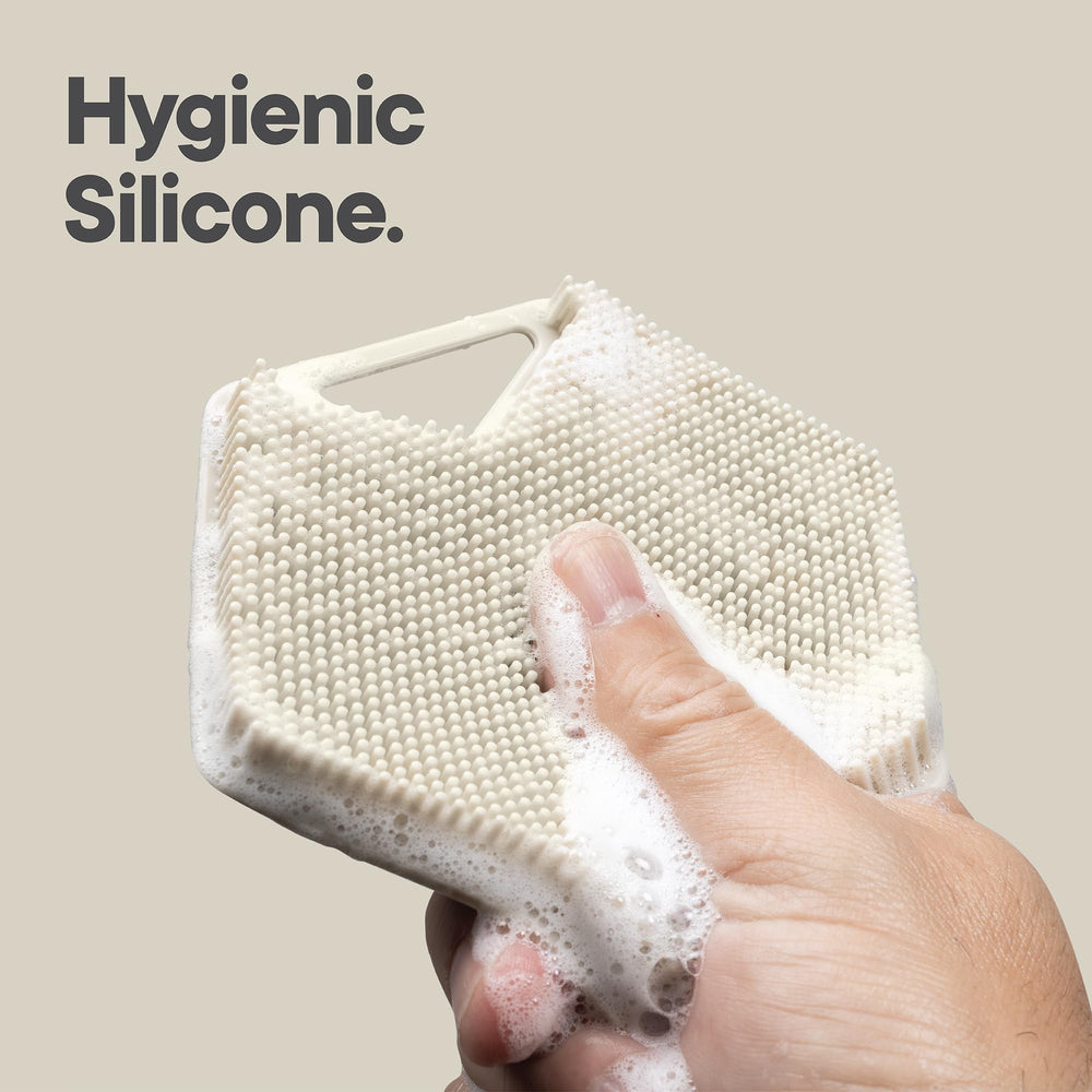 TOOLETRIES Body Scrubber 2.0 includes a built-in hanging feature for drying.