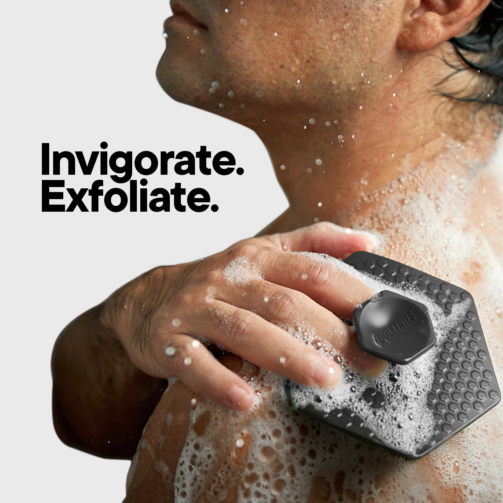 TOOLETRIES Body Scrubber 2.0 compact size fits in a travel bag for trips.