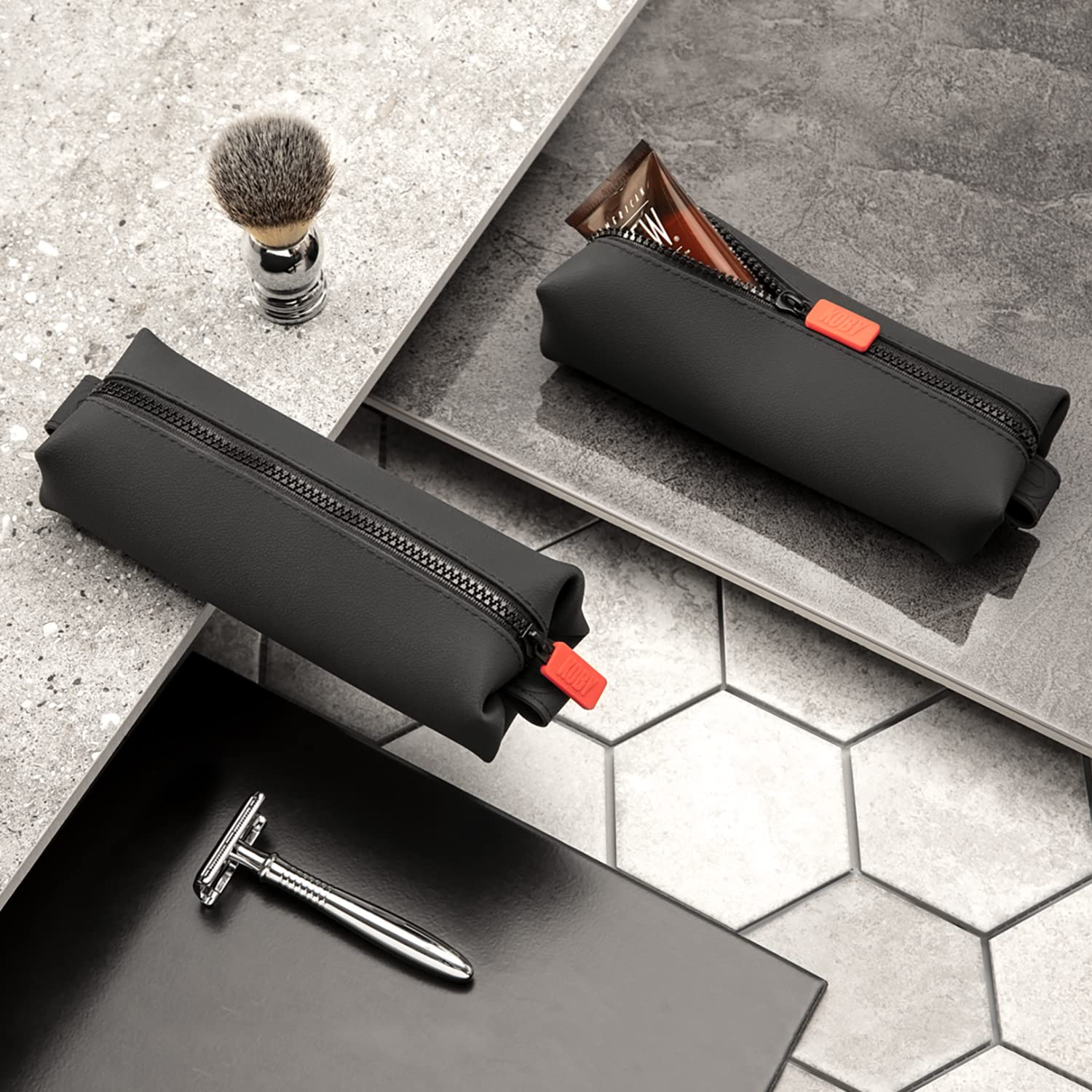 TOOLETRIES Koby Mini demonstrates water-resistance to protect contents.