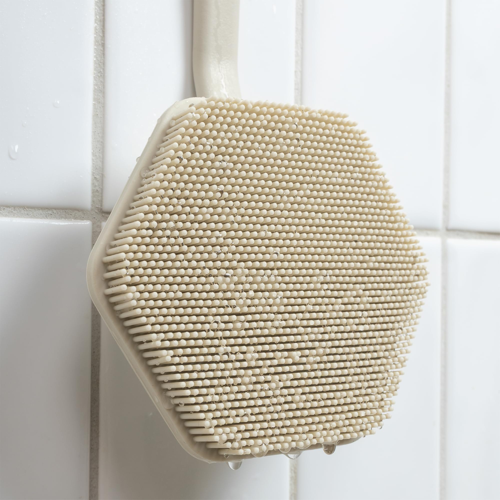 TOOLETRIES back scrubber ergonomic handle enables comfortable scrubbing