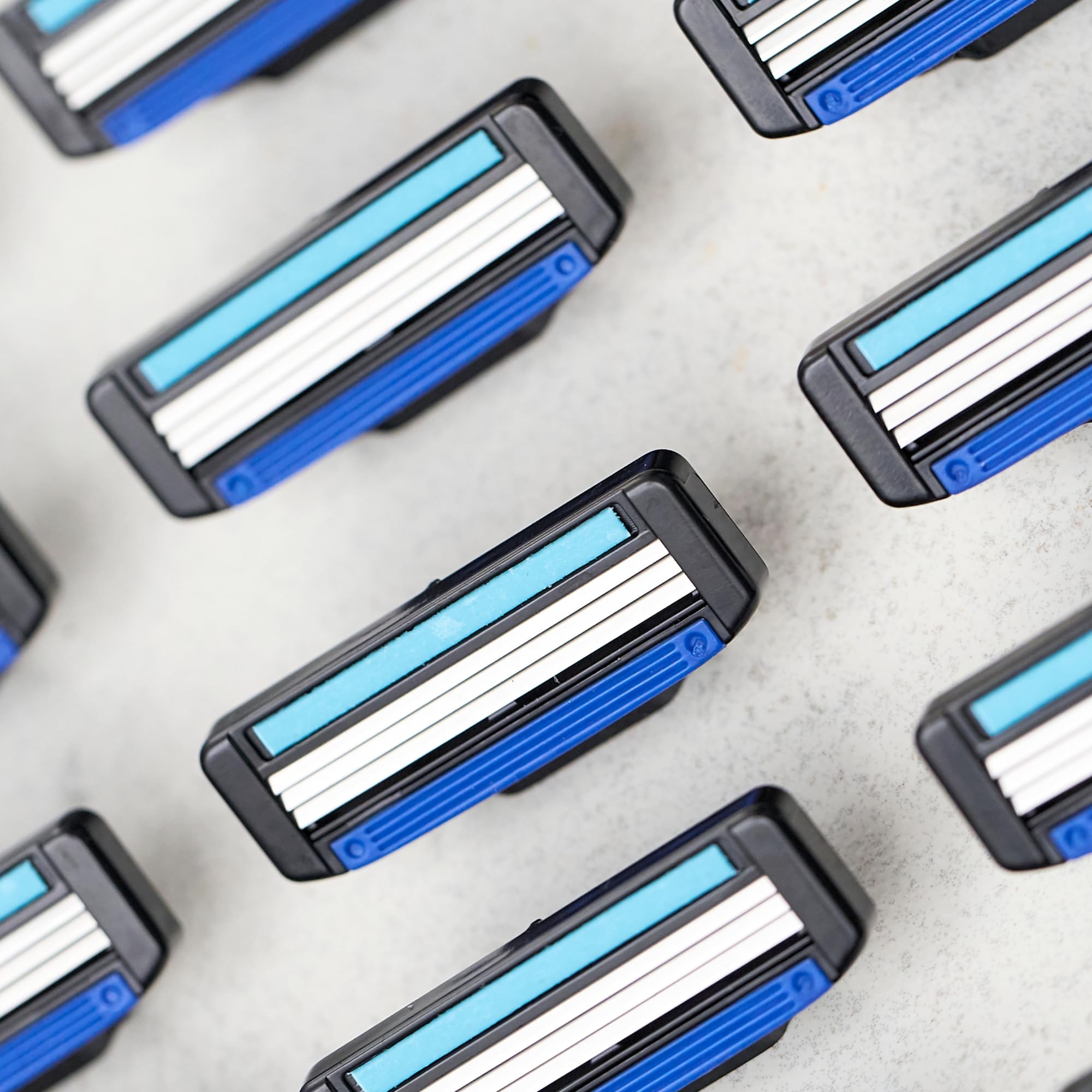 Toptech Razor 3 daily-use refills provide a close, comfortable shave.