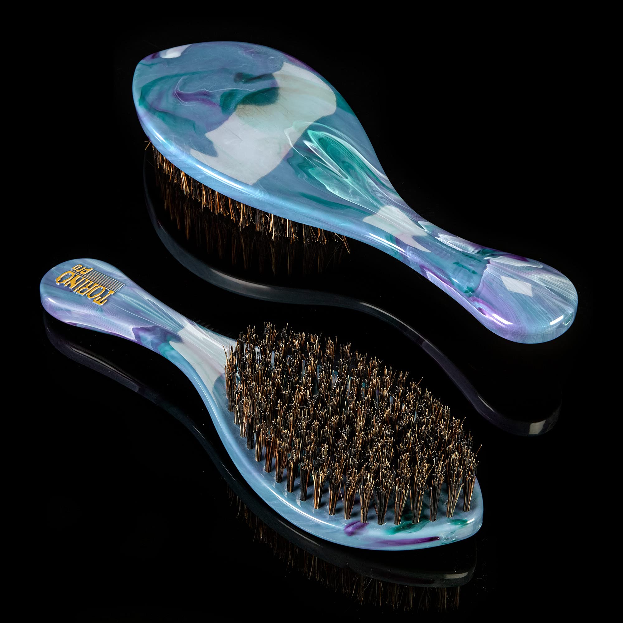 Torino Pro Curve Wave Brush packaging highlights premium branding and gifting-ready presentation