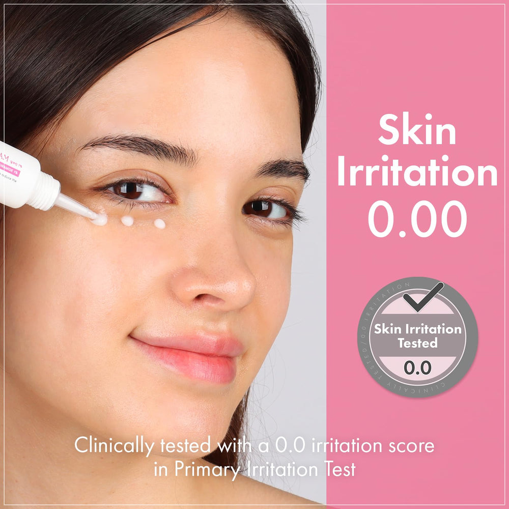 TOSOWOONG Arbutin 7% Spot Cream application image showing spot treatment use.