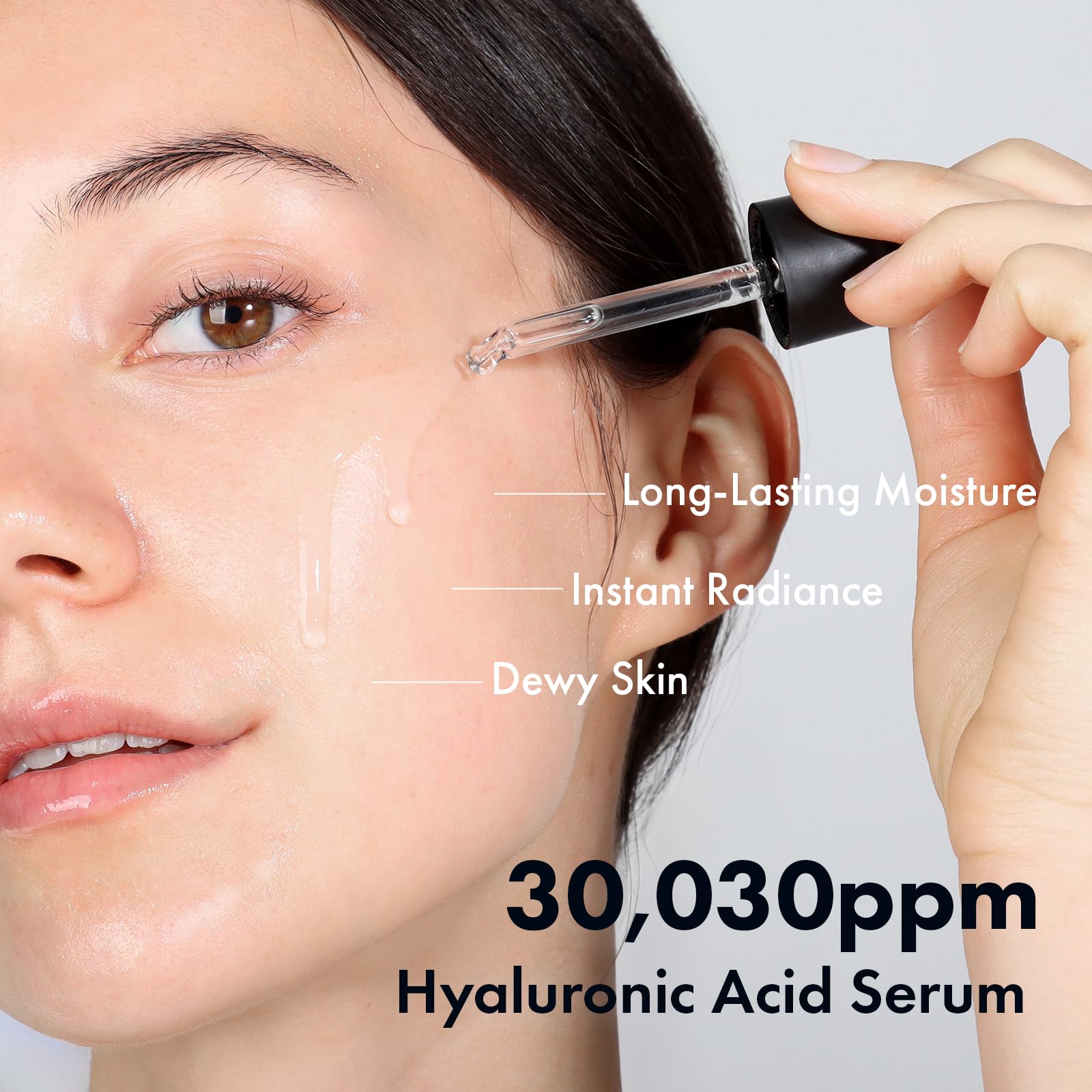 TOSOWOONG close-up of serum texture highlighting lightweight hydration benefit