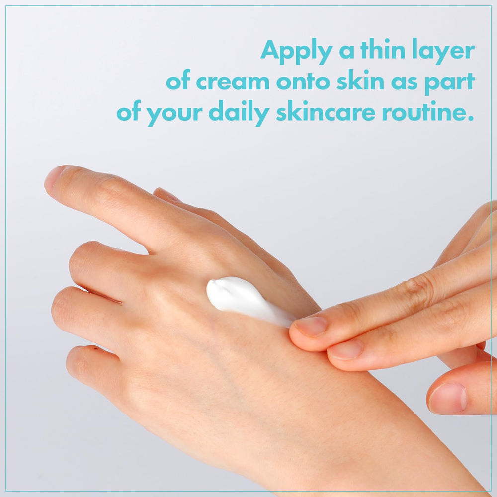 TOSOWOONG SOS Repair CICA Cream skin swatch reveals gentle hydration.