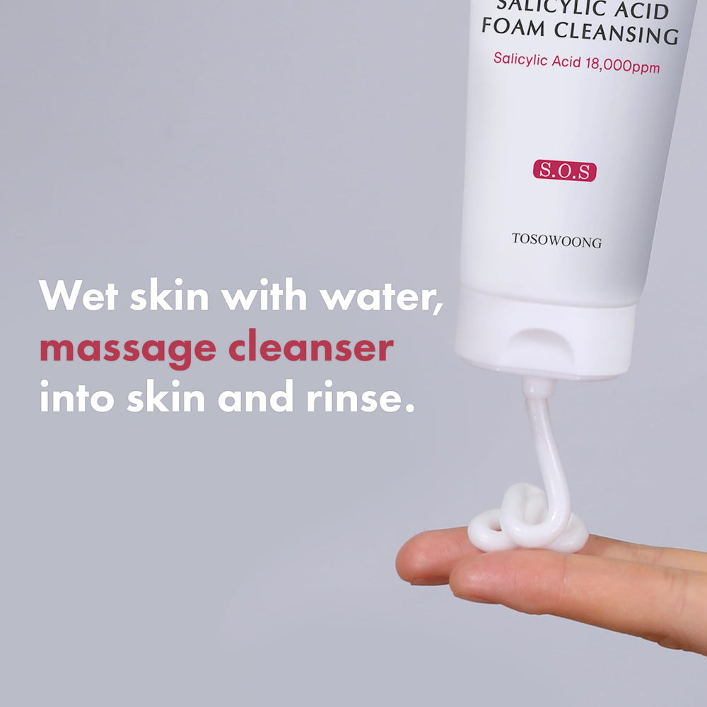 TOSOWOONG application on hands showing how to lather and cleanse