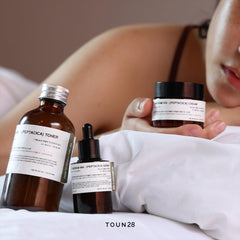 TOUN28 hyaluronic acid infusion bottle highlighting hydration boost.
