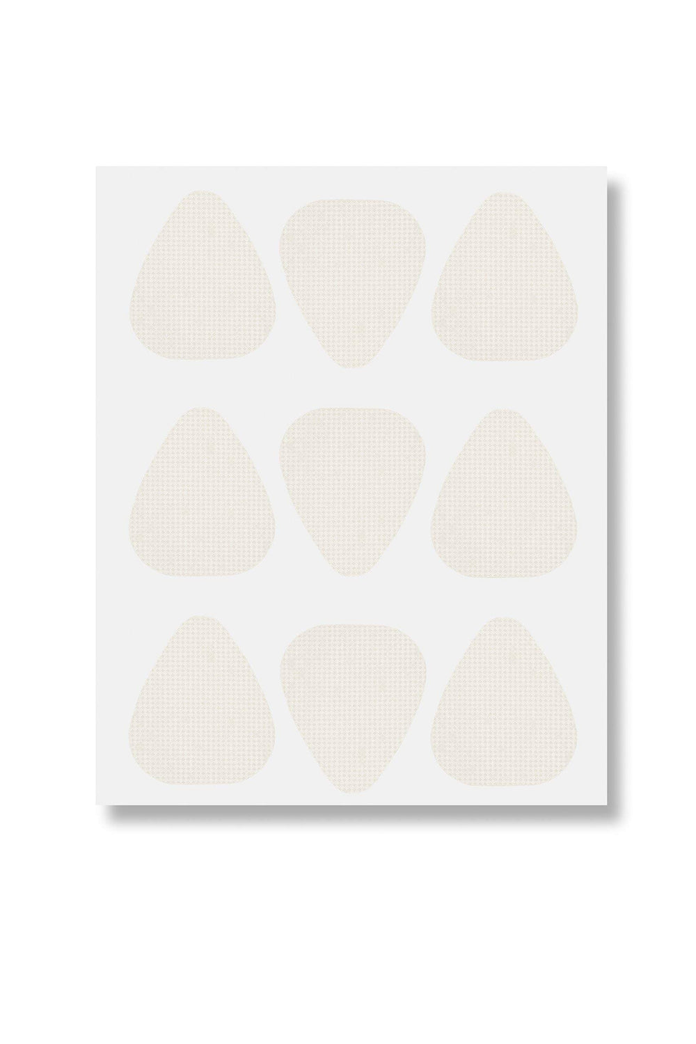Toute Nuit triangle patches on sensitive skin offer hypoallergenic, gentle experience.