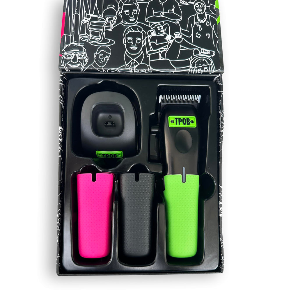TPOB Play rubber grips enable secure handling during long grooming sessions.