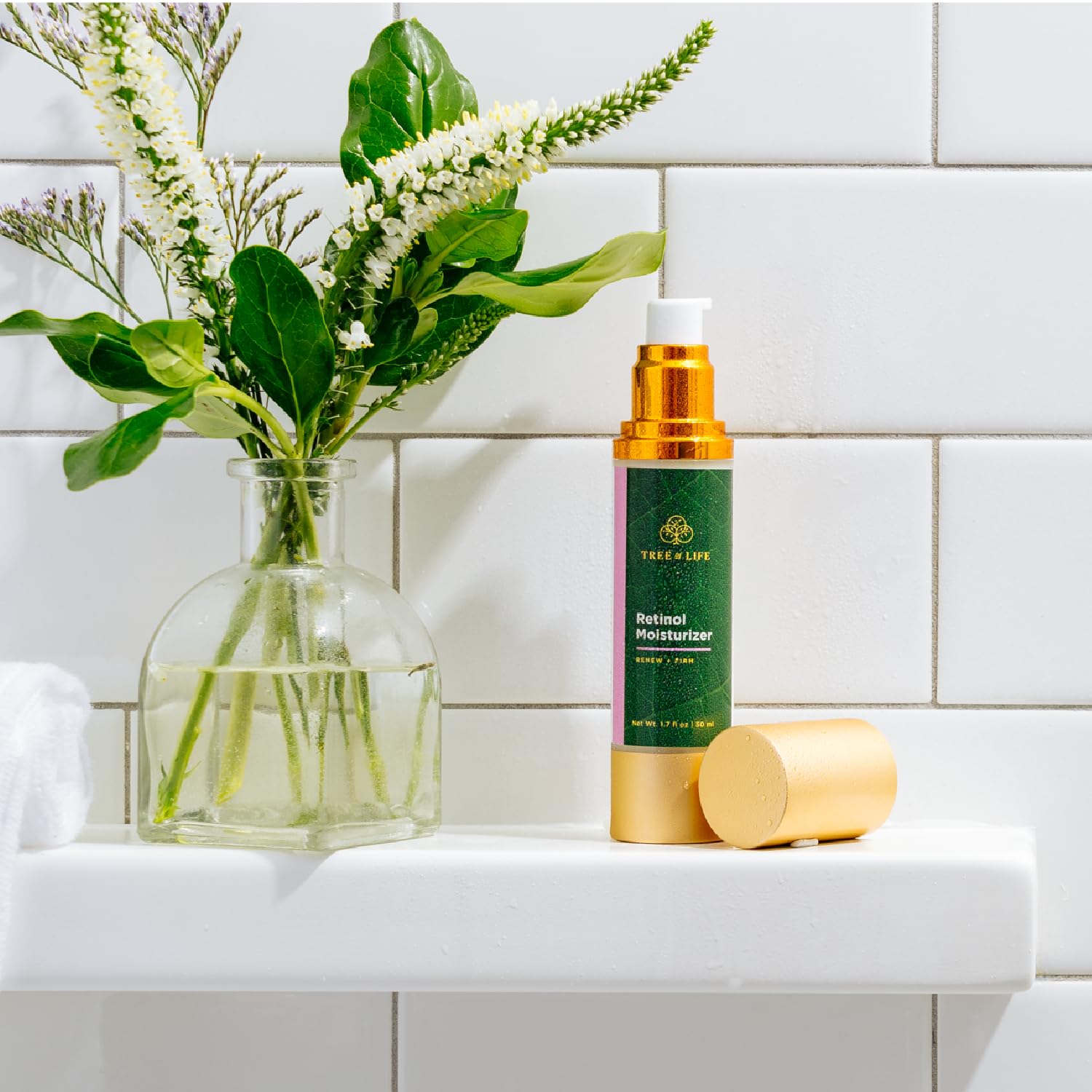 Tree of Life Beauty Moisturizer airless pump system preserves freshness and control.