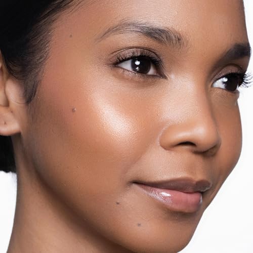 Trish McEvoy Glow ingredients-free closeup communicates clean formula without phthalates or parabens