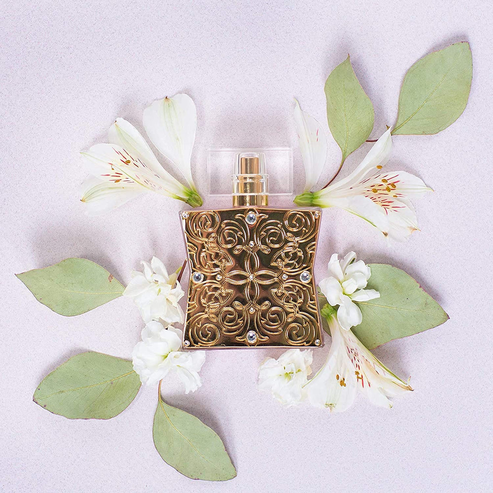 Tru Western Lace scent-mist reveals light, refreshing aura