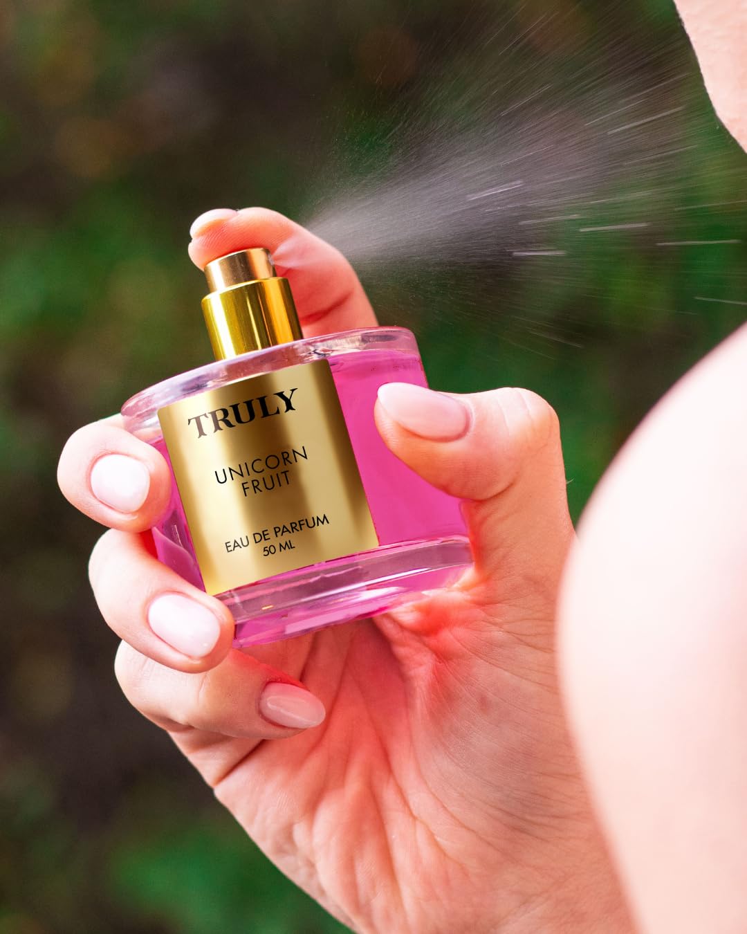 Truly Unicorn Fruit Parfum note Cotton Candy close-up highlighting playful, sweet aroma.