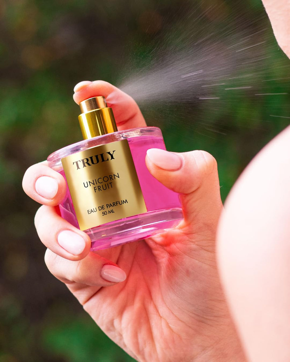 Truly Unicorn Fruit Parfum note Cotton Candy close-up highlighting playful, sweet aroma.