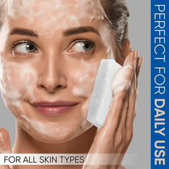 T.Taio Esponjabon Mother of Pearl powder detail highlights nourishing minerals.