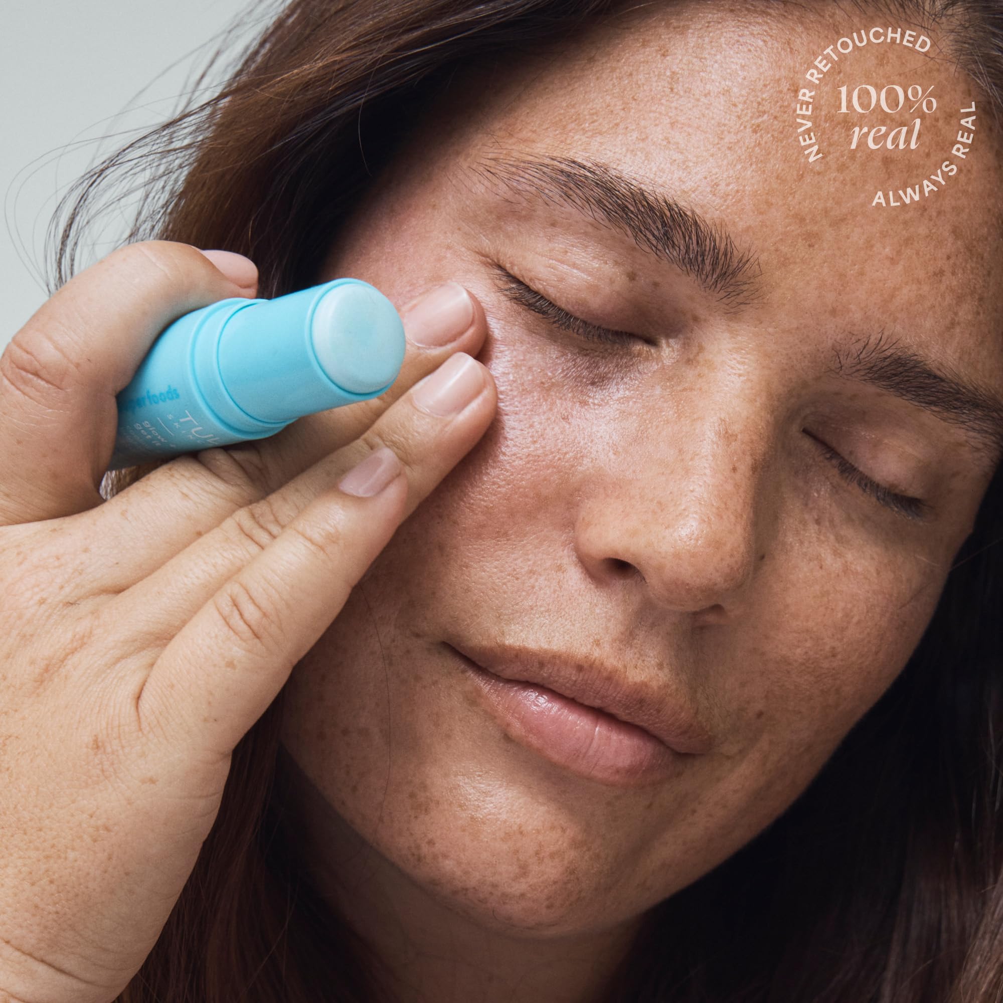 TULA Glow & Get It Eye Balm brightening effect on the under-eye area.