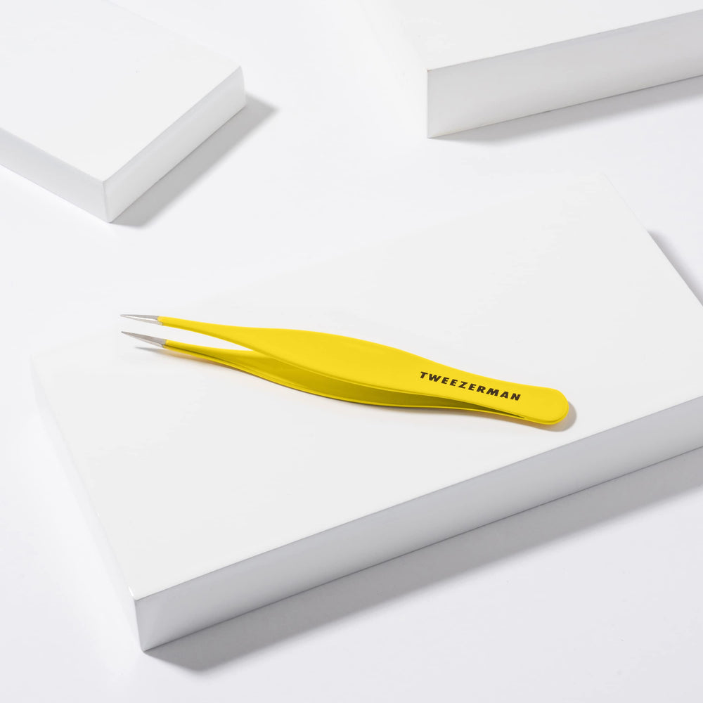 Tweezerman First Aid Splintertweeze kit-ready design fits in emergency kits