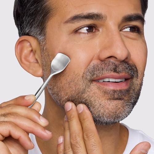 Tweezerman Pore Prep Tool closeup handle, smooth edges for comfortable use.