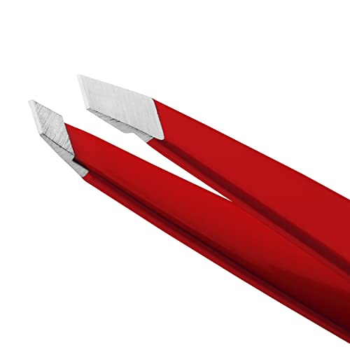 Tweezerman stainless steel slant tweezer aligned tips demonstrate secure grip and control.