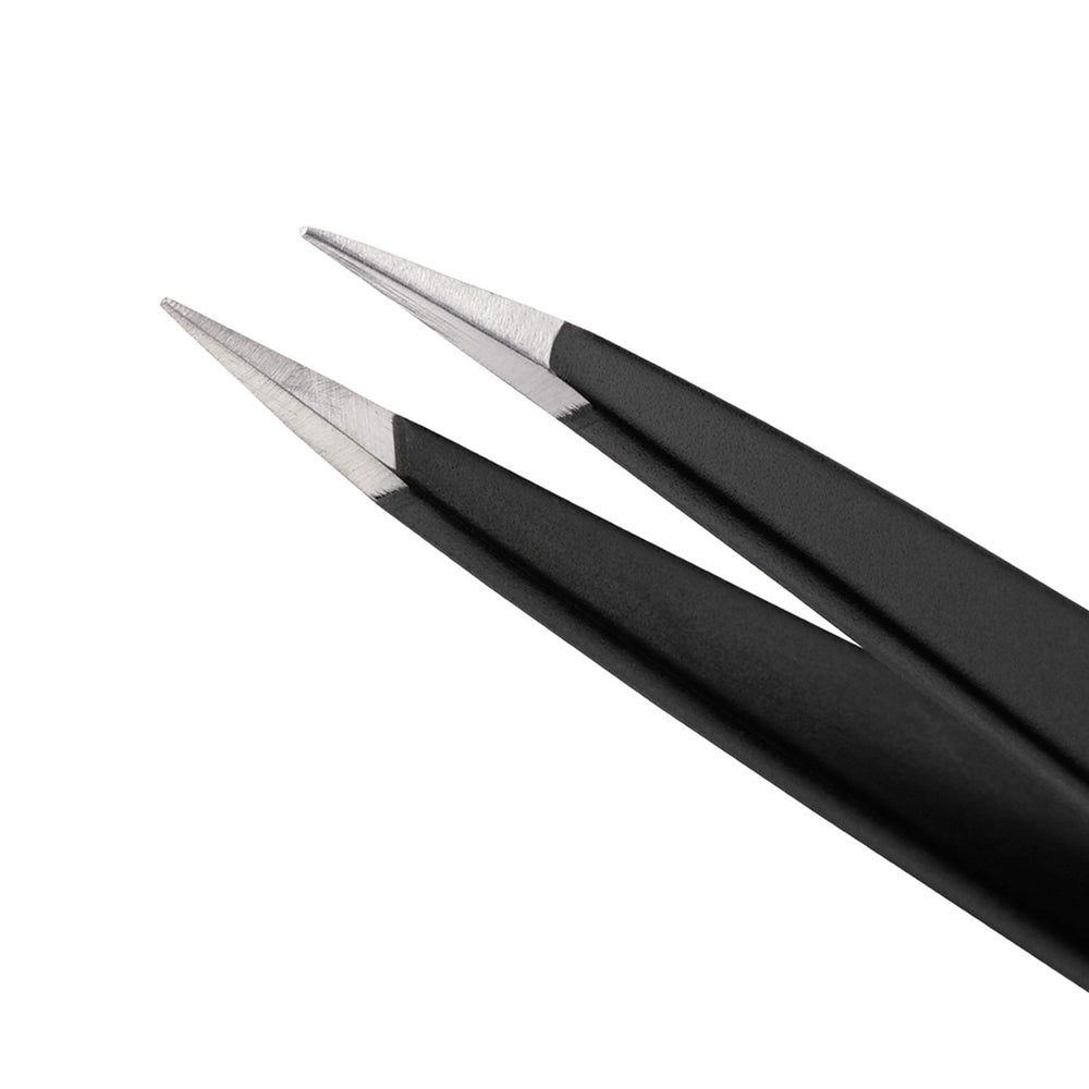 Tweezerman tips cleaned with alcohol after use ensures hygienic maintenance.