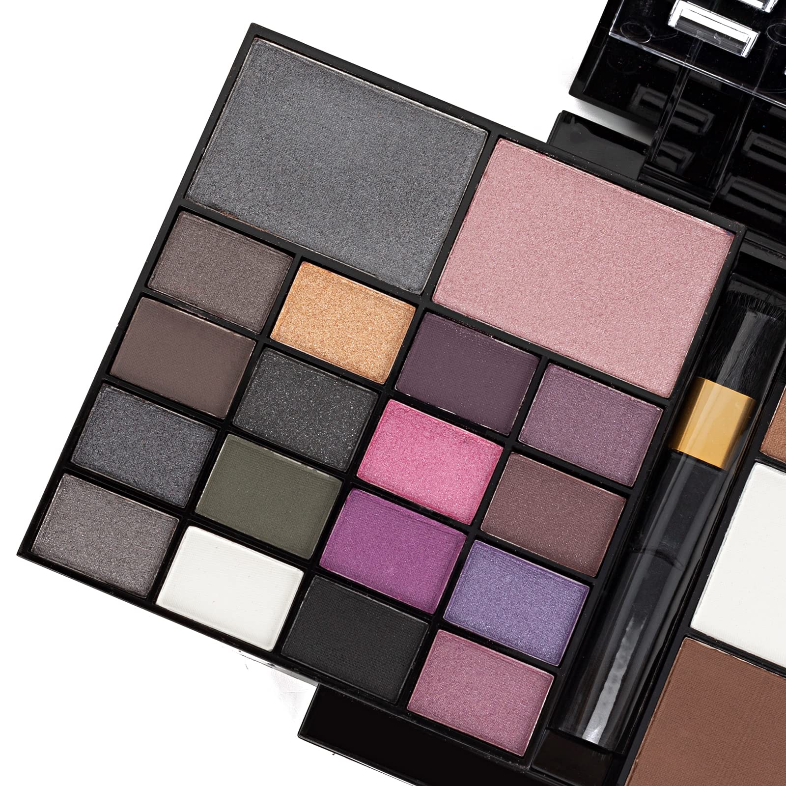 UDUOLER All In One Makeup Kit blush, concealer, contour trio demonstrates complexion sculpting