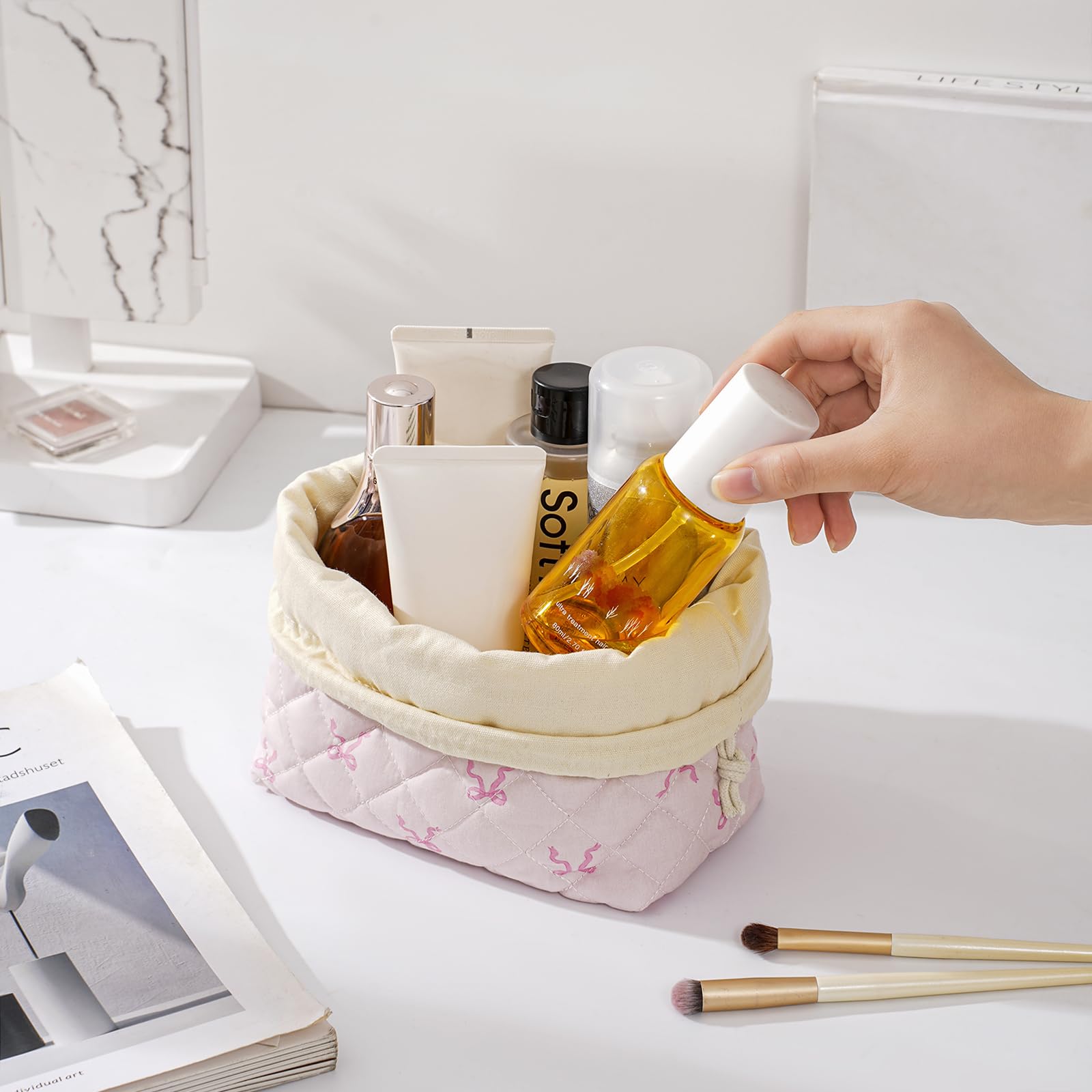 uekeboag bag shown as a thoughtful gift bag for women and girls.