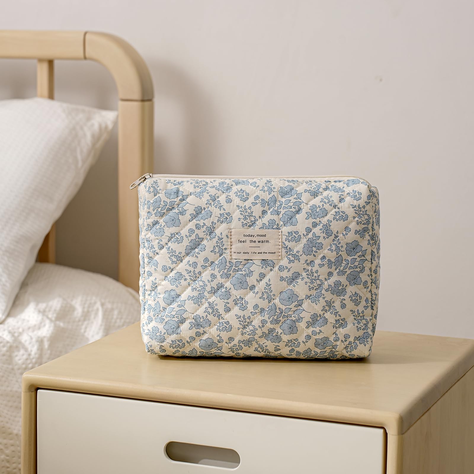 uekeboag travel-organizer bag light blue ideal for packing cosmetics toiletries and accessories.