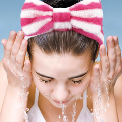 UMIKU soft coral fleece headband provides comfy wear during skincare.