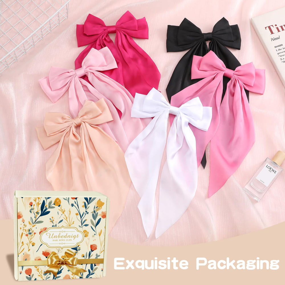 Unbednigt bow clips at wedding or party for refined hairstyles.