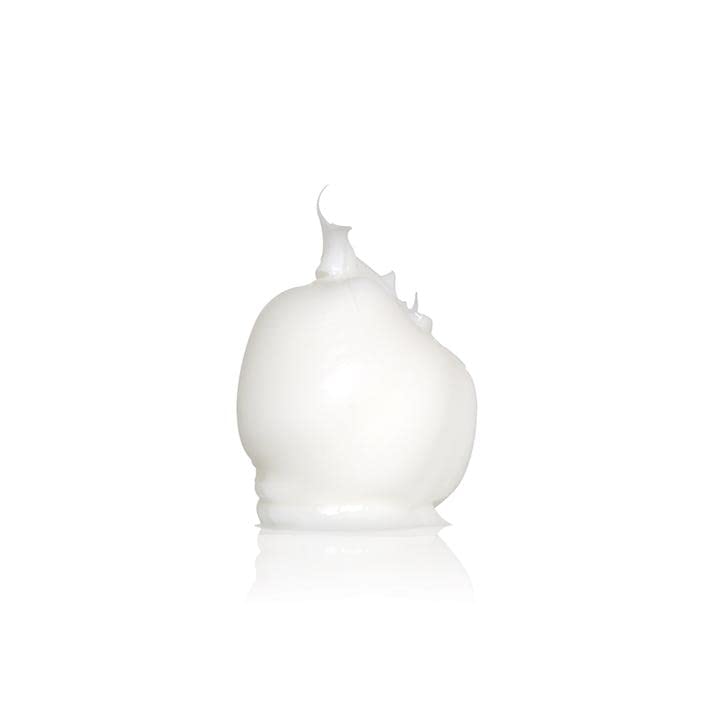 Uppercut Deluxe Featherweight 70g fresh-scent display during styling routine