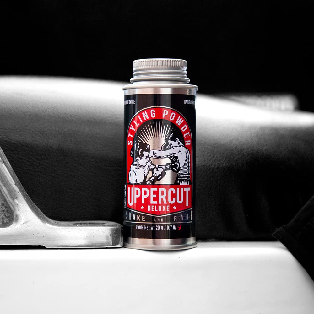 UPPERCUT DELUXE styling powder dry-hair-application close-up showing quick texture creation