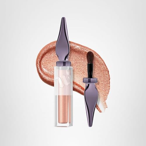 URBAN DECAY 24/7 Glaze-On Sugar Twist glitter-finish adds luminous lid detail.