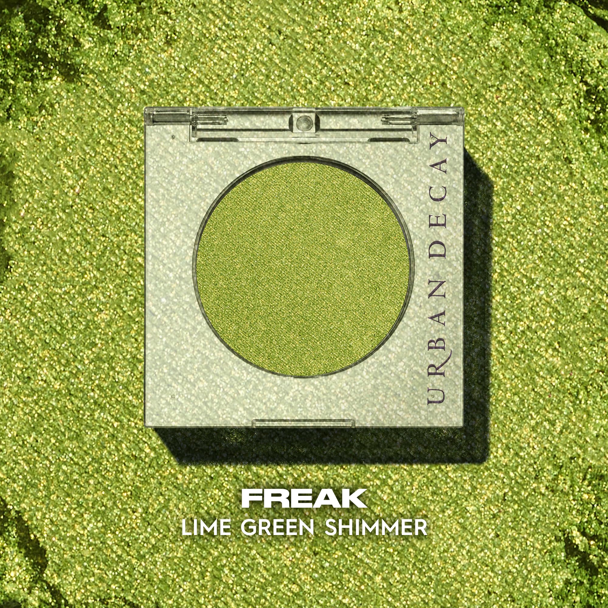 Urban Decay 24/7 single Freak demonstrates extreme blendability and color payoff