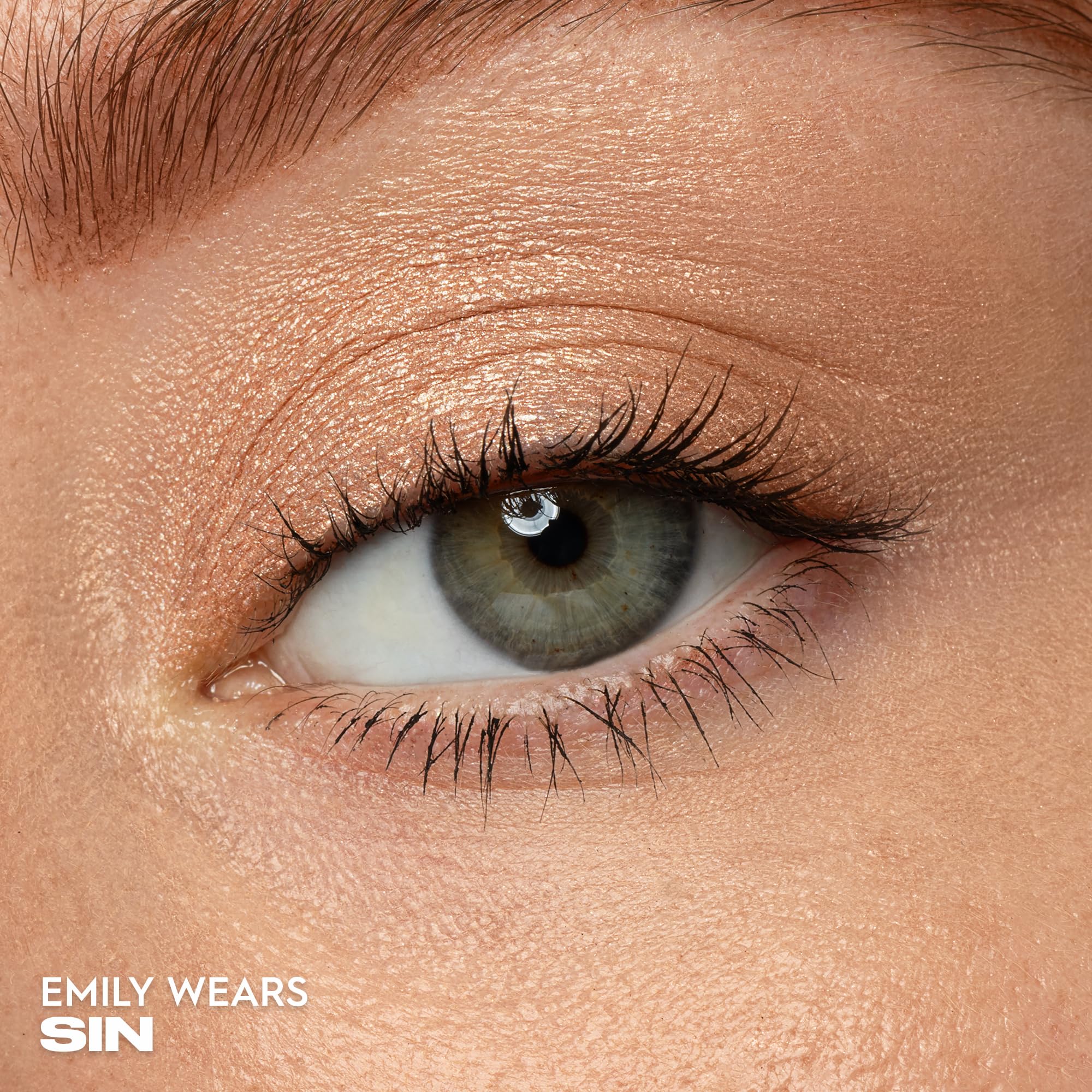 Urban Decay 24/7 Eyeshadow Single Sin brushed for bold, evening-appropriate impact.