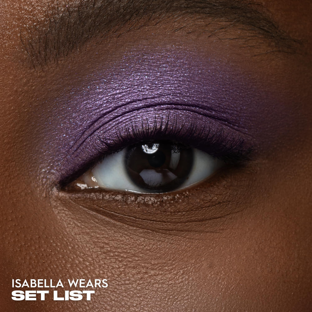 Urban Decay 24/7 shadow single with velvety vegan formula for smooth, blendable application.