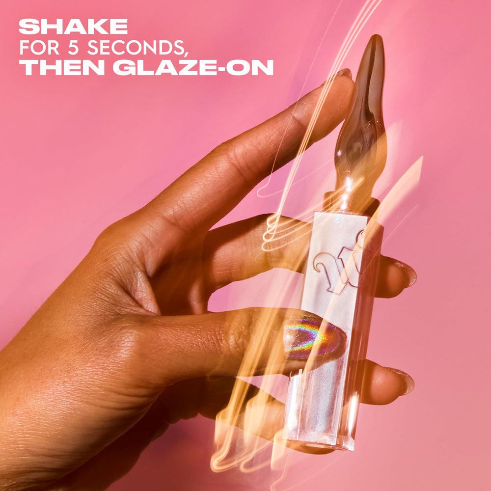 URBAN DECAY 24/7 Glaze-On shake-activate bottle for consistent color payoff.