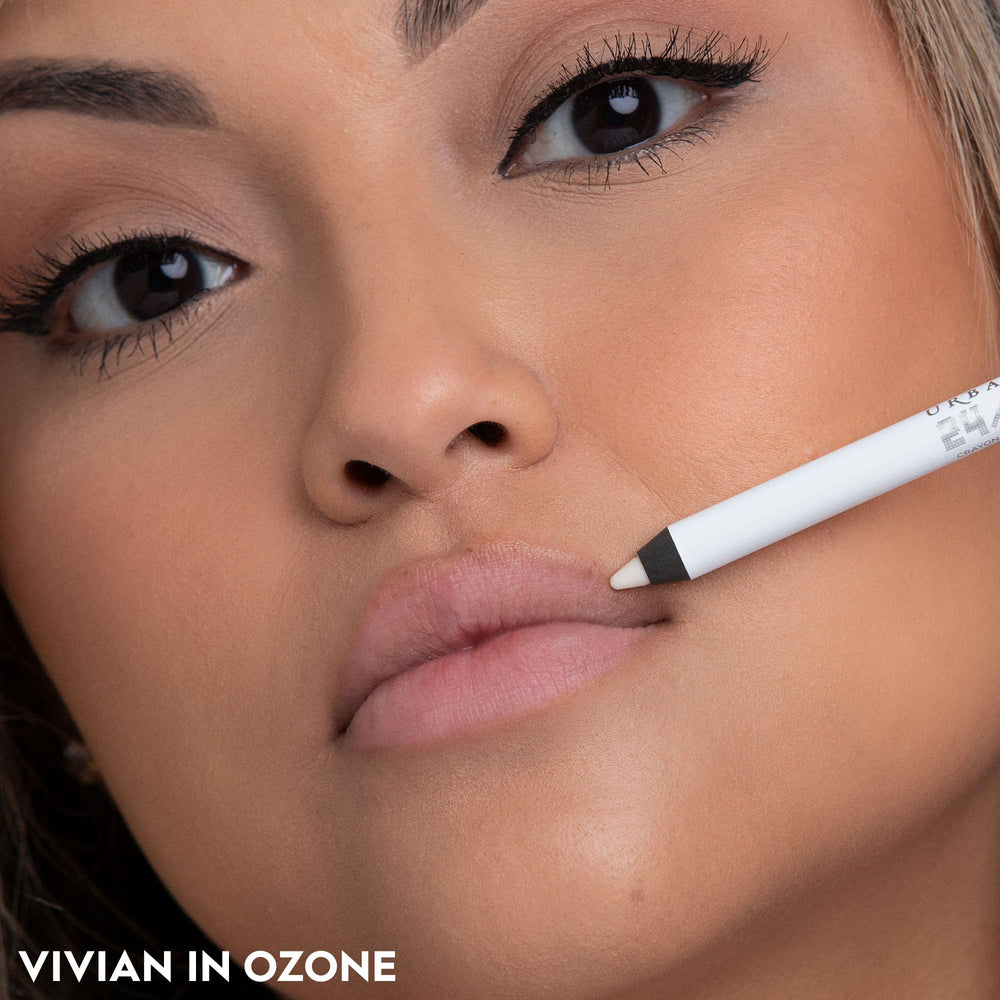 Urban Decay 24/7 Lip Pencil Ozone Clear full-lip primed look
