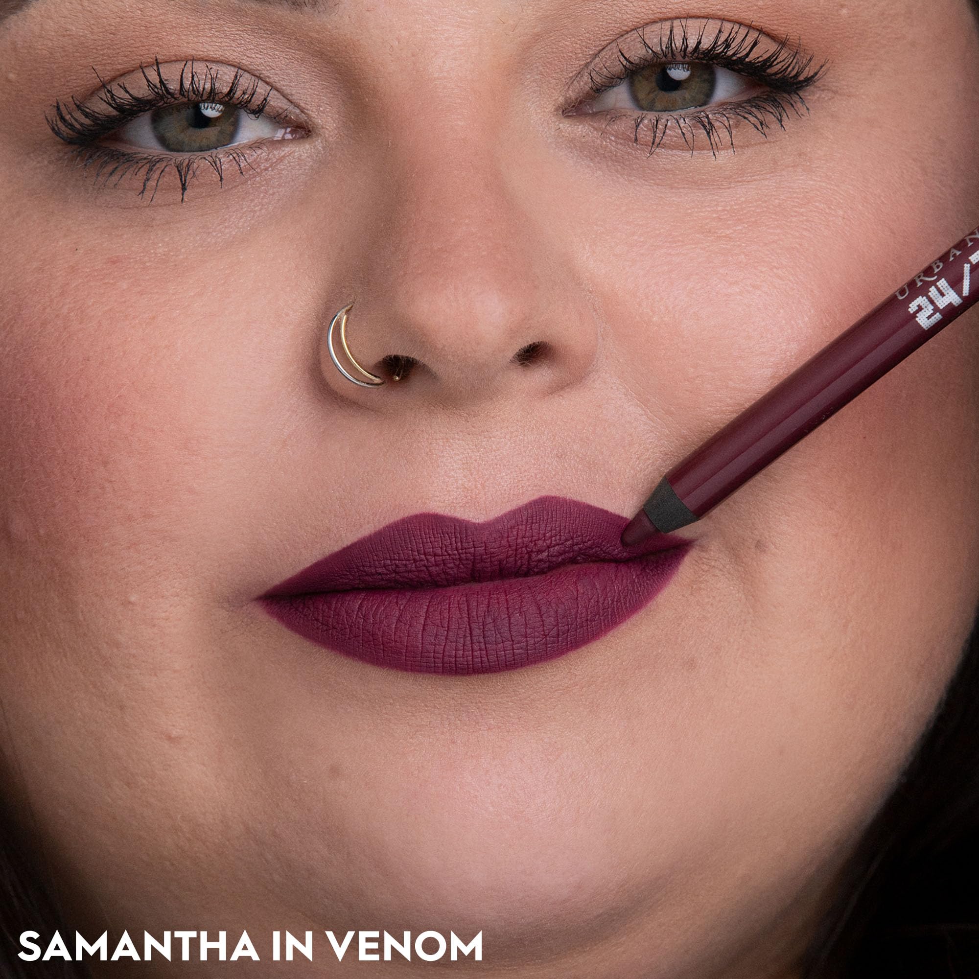 URBAN DECAY Venom primed lips close-up shows priming base for lasting lipstick