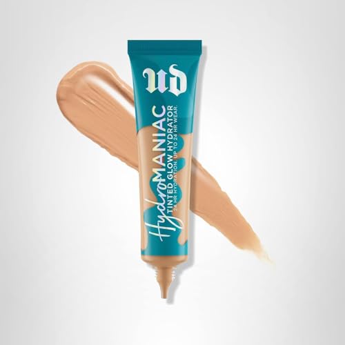Urban Decay Hydromaniac final glow look demonstrates longwear, breathable wear.